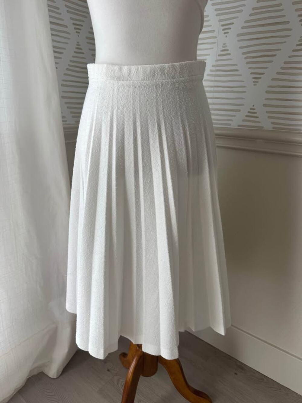 Vintage 100% Wool the Wilroy Traveler Size 6 Midi White Pleated Skirt